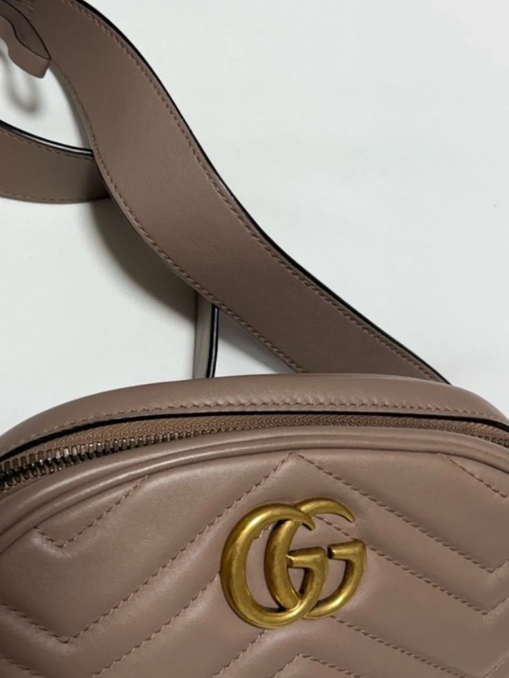 GG Marmont Matelassé Belt Bag - Picture 3 of 8